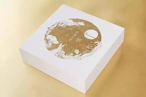 國家郵政局監(jiān)測(cè)數(shù)據(jù)顯示，截至5月4日，今年我國快遞業(yè)務(wù)量達(dá)400億件，比2019年達(dá)到400億件提前了128天，比2022年提前了24天。2023年以來，快遞業(yè)整體呈現(xiàn)企穩(wěn)回升態(tài)勢(shì)，業(yè)務(wù)量增速逐月提速向好，僅用4個(gè)多月就完成400億件，折射出我國居民消費(fèi)信心增強(qiáng)，經(jīng)濟(jì)持續(xù)向好的積極信號(hào)。